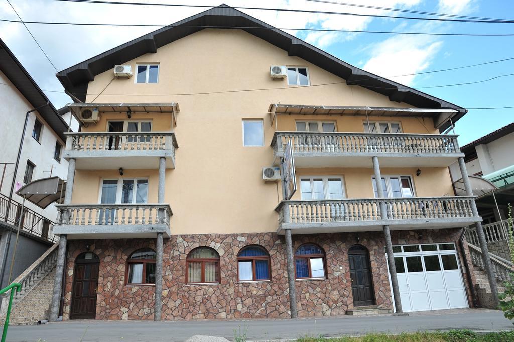 Guesthouse Prenociste Faraon プリェヴリャ エクステリア 写真